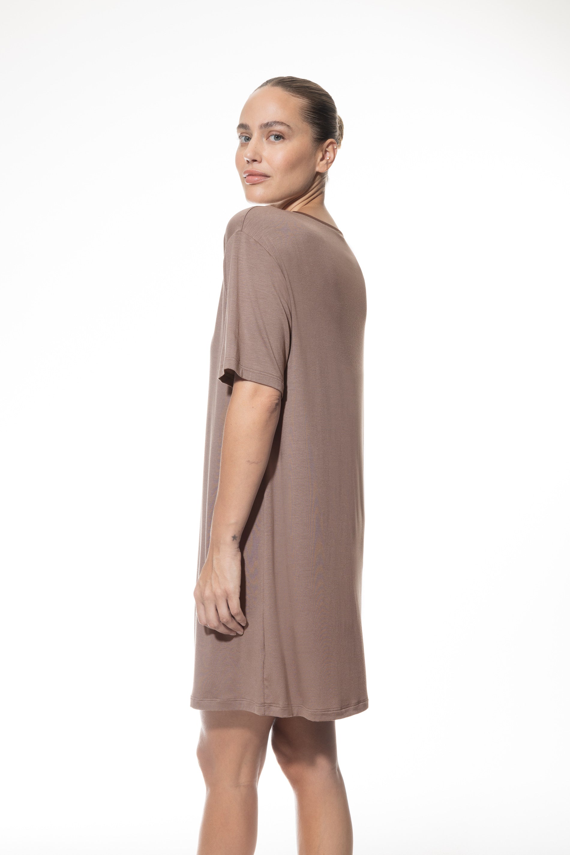 NÁTTKJÓLI VIÐ STUTTARI ERMU PRUE CHIC