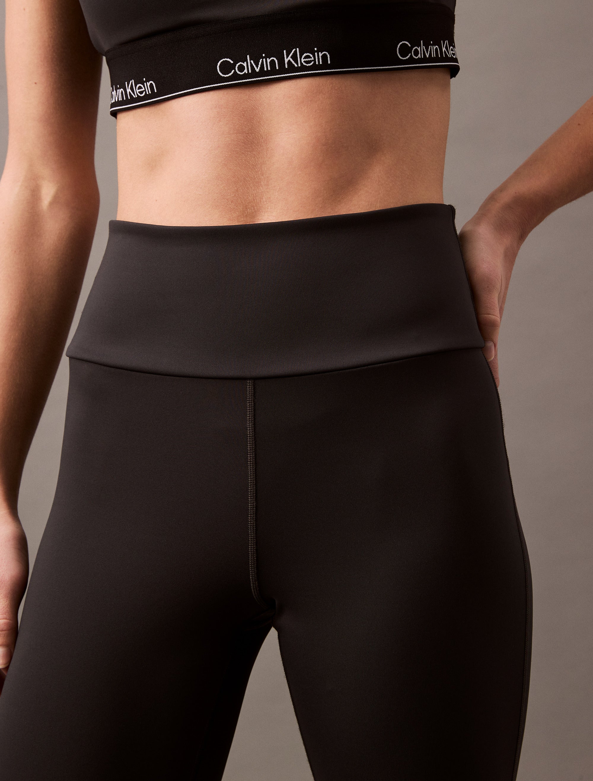 PERFORMANCE WEAR MODERN SPORT FLARE Leggings