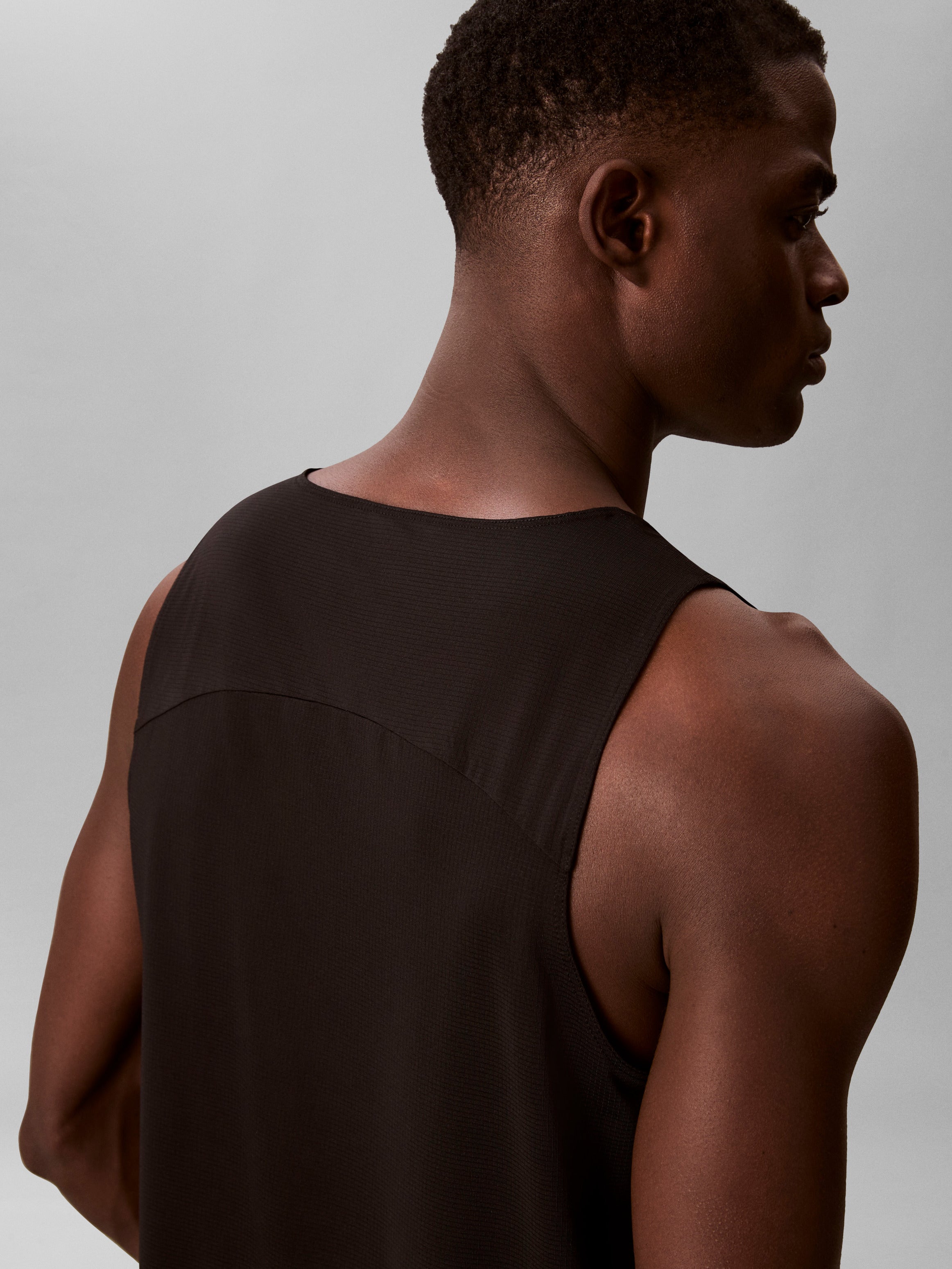 MESH PERFORMANCE TANK