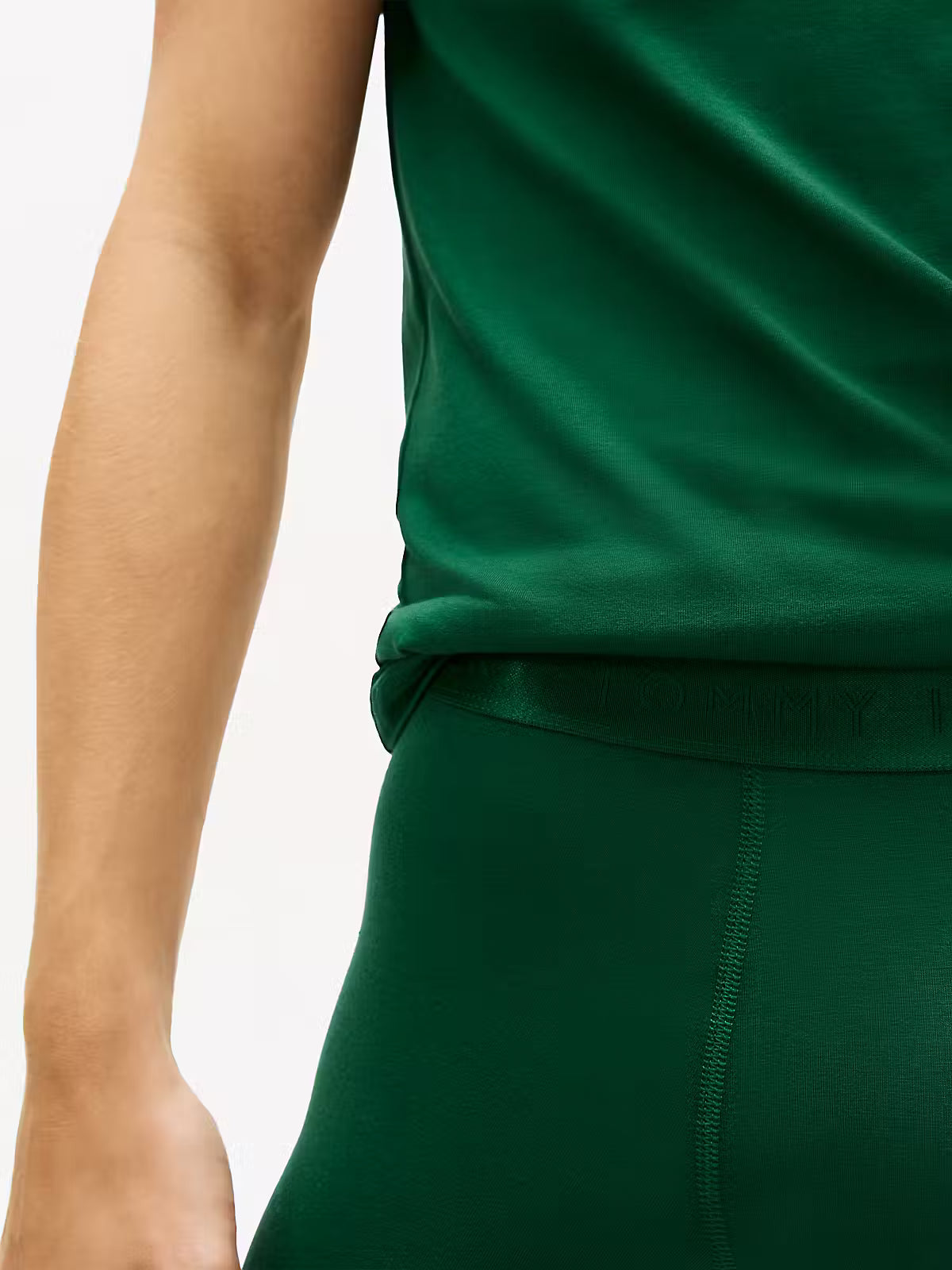 GÁVIESKJA: T-SHIRT OG BOXER BRIEF