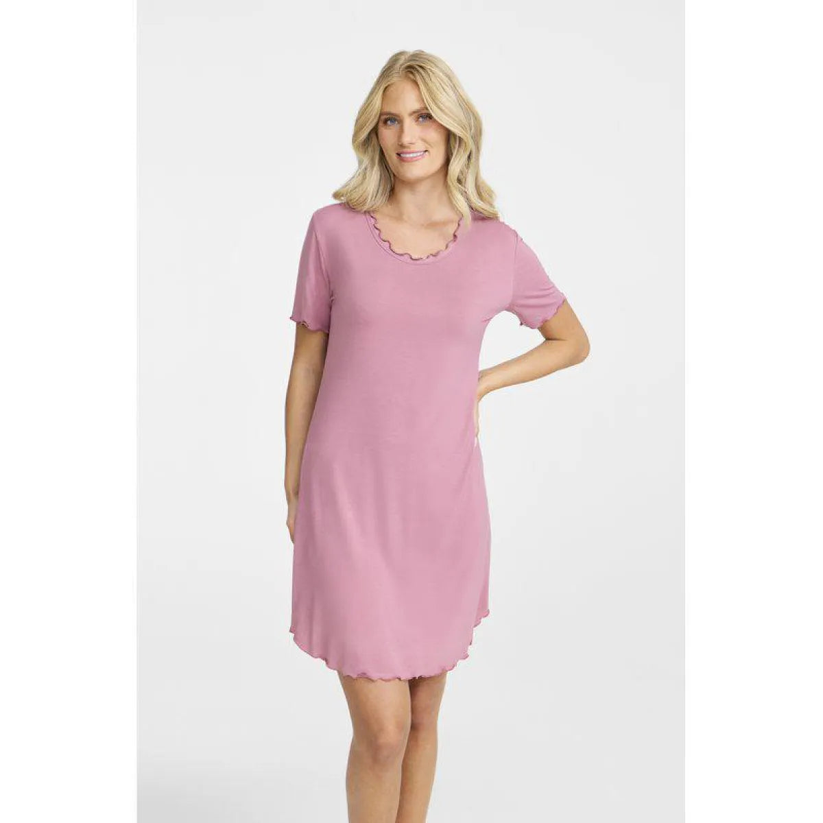 Náttkjóli vid stuttari ermu JOSEFINE