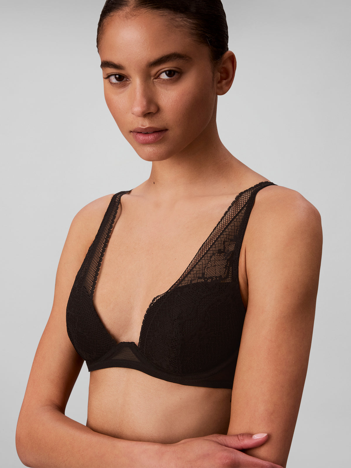 LIGHTLY LINED PLUNGE VIÐ BLONDUM