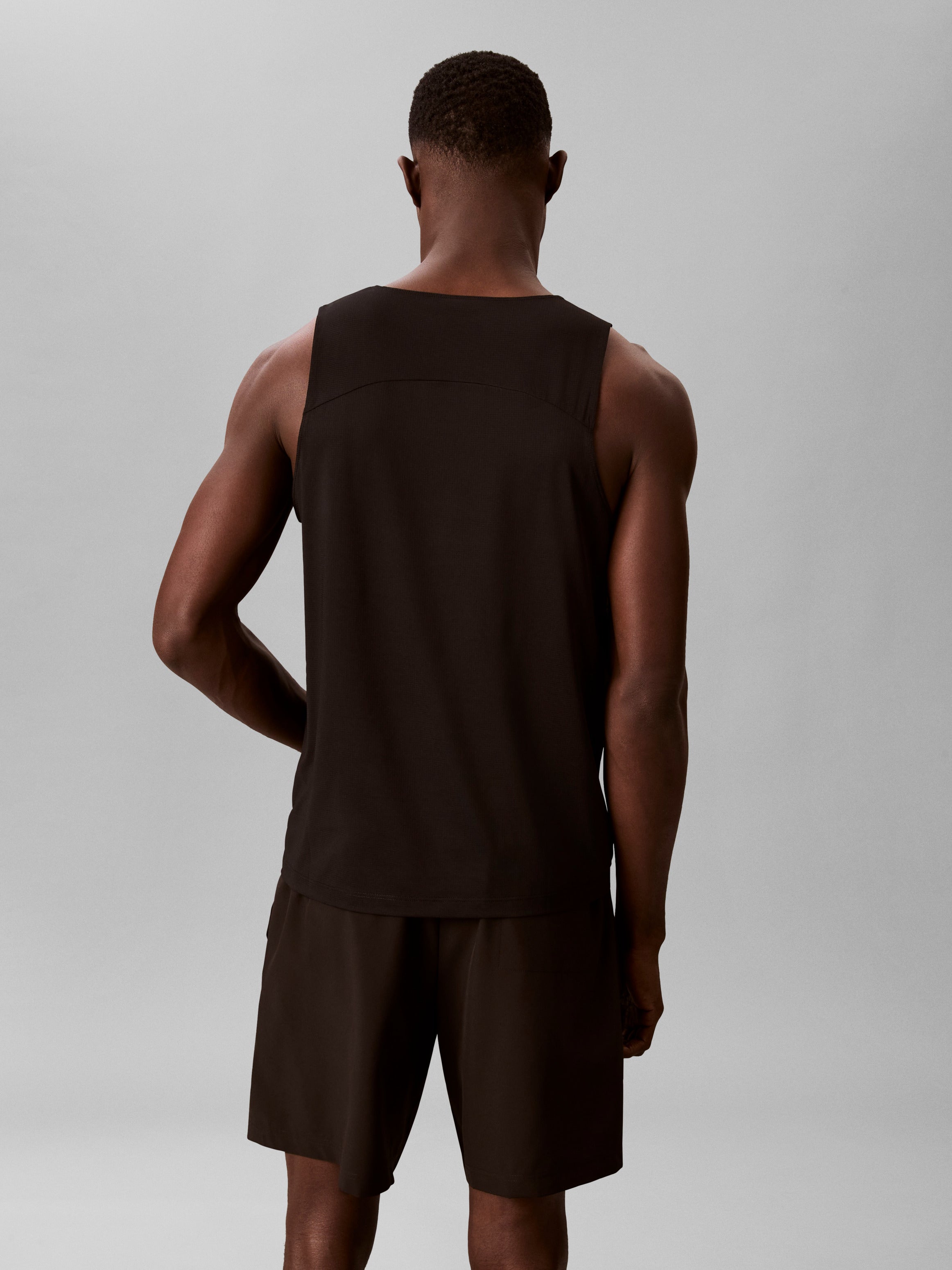 MESH PERFORMANCE TANK