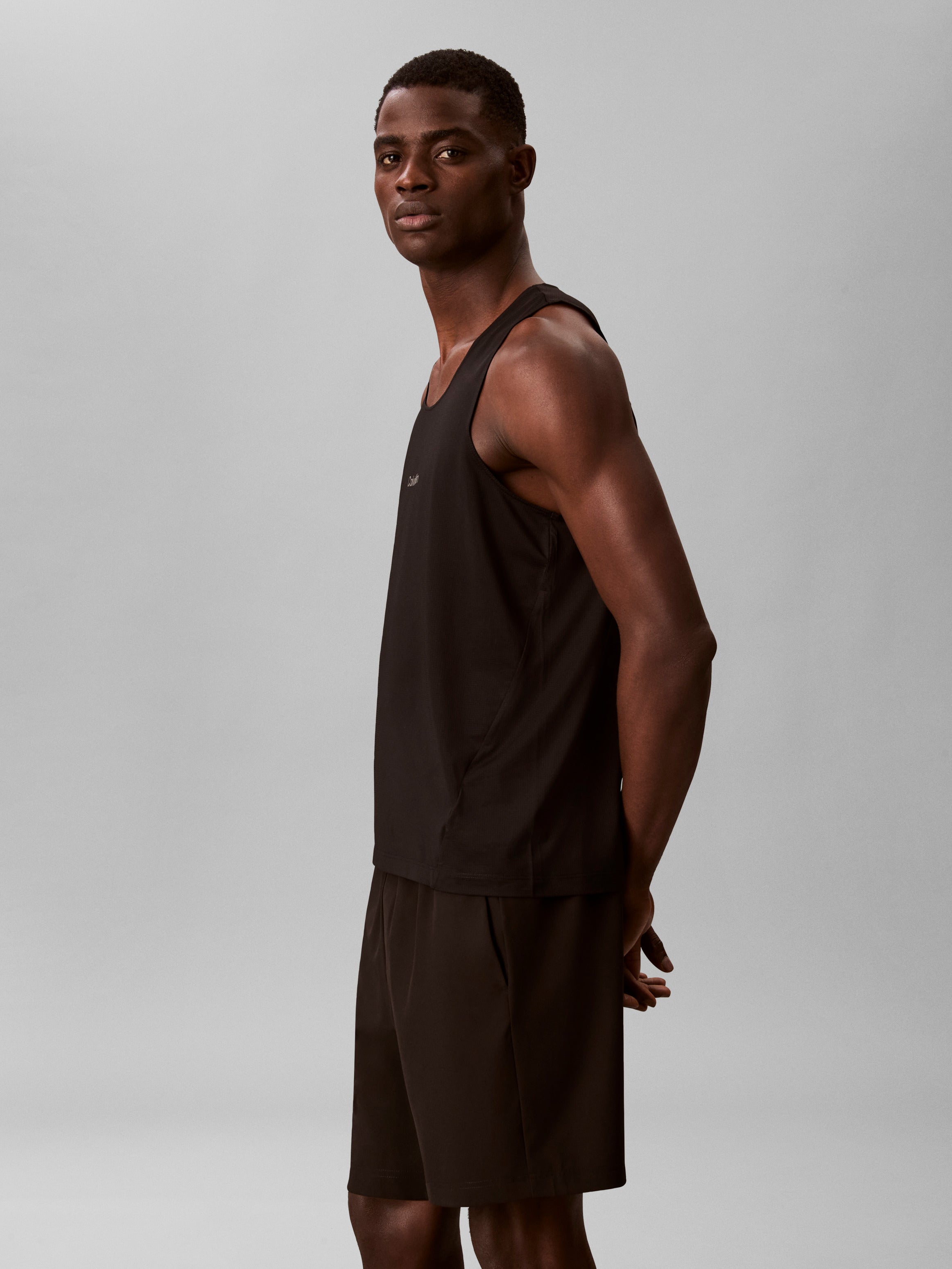 MESH PERFORMANCE TANK