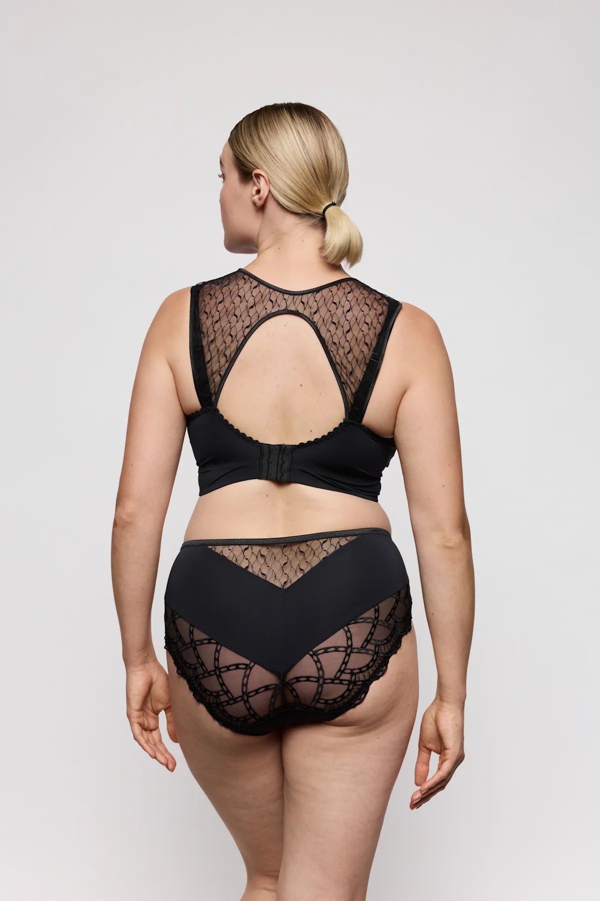 PrimaDonna NAICA full briefs