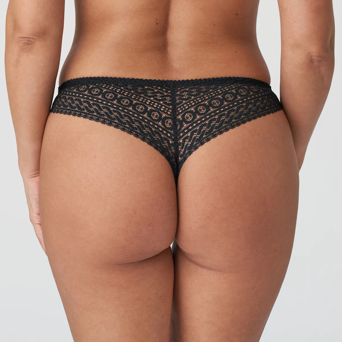 PrimaDonna MONTARA string